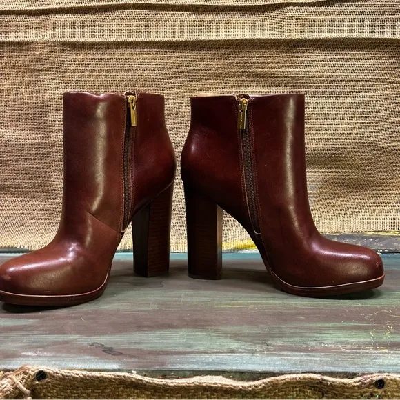 Vince Camuto brown leather booties ankle boots size 81/2 NWOT