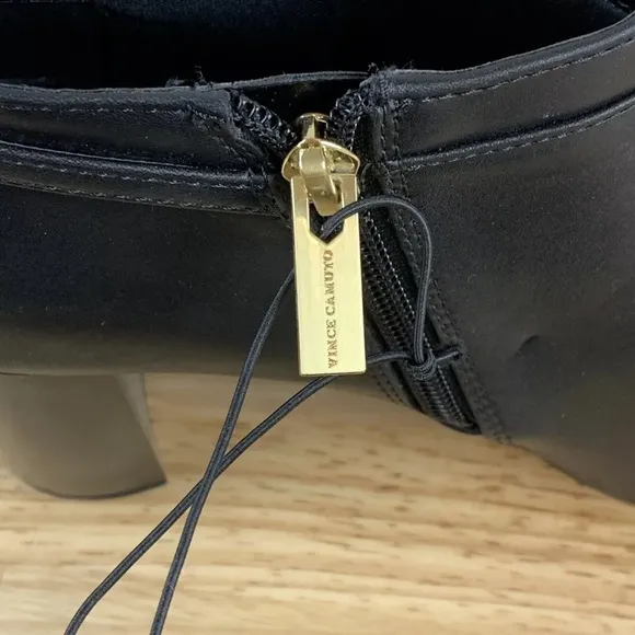 Vince Camuto COORIN Ankle Booties Chunky 3.5&quot; Heels Black Gold Womens Size 8.5 M