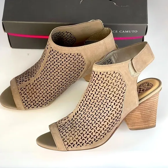 Vince Camuto Nude Wedge Sandal Platform Block Heels Hippo Grey Dastana, Sz 11