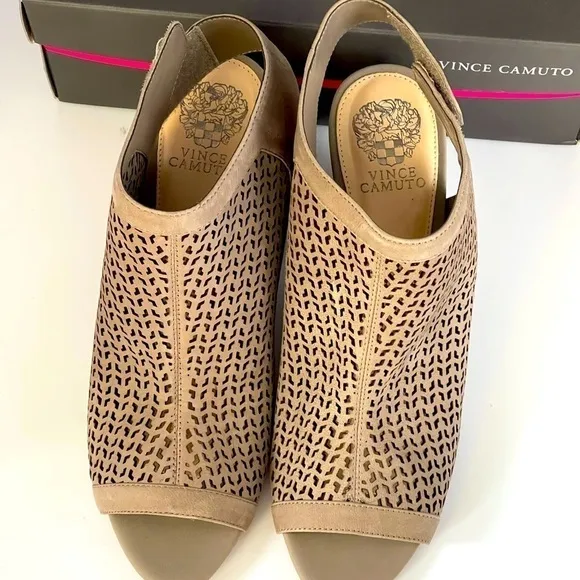 Vince Camuto Nude Wedge Sandal Platform Block Heels Hippo Grey Dastana, Sz 11