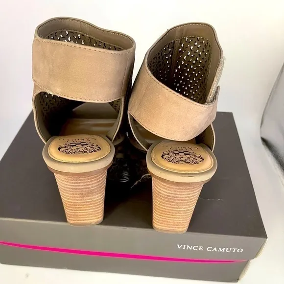Vince Camuto Nude Wedge Sandal Platform Block Heels Hippo Grey Dastana, Sz 11