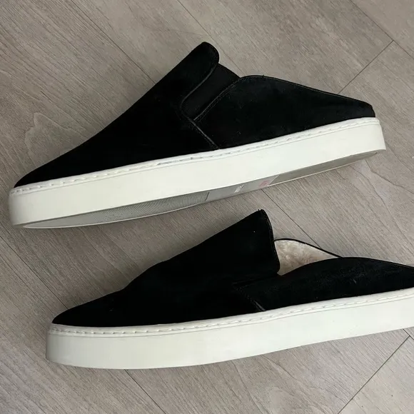 Vince Garvey Suede Shearling Lined Mules Shoes in Black, size 7.5
