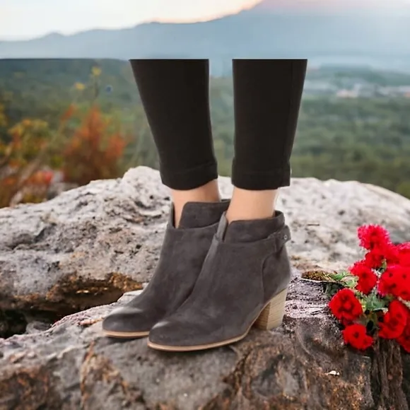 VINCE Harriet Limestone Suede Ankle Boots SIZE 7.5