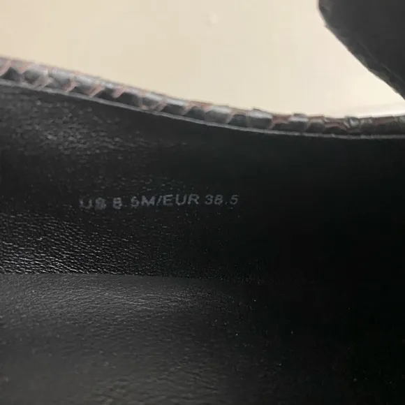 Vince loafers women's gorgeous shoes genuine leather.Size 8.5 M