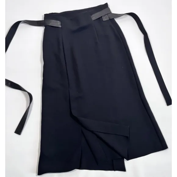 VINCE Womens skirt Black Wrap Style Modern Size 4 CA34460