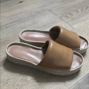 Vince. Women's Tan Slide Sandals