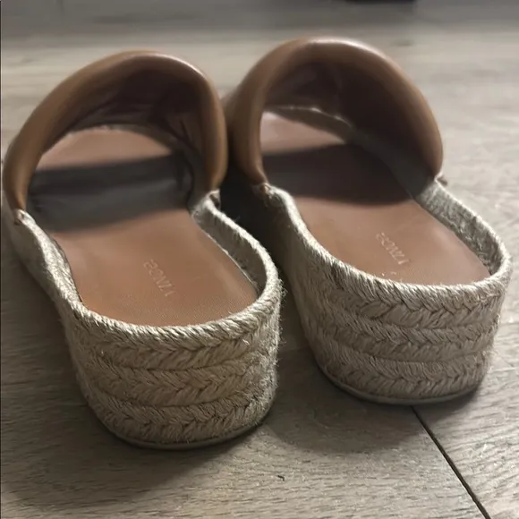 Vince. Women's Tan Slide Sandals