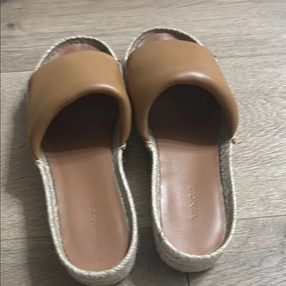 Vince. Women's Tan Slide Sandals