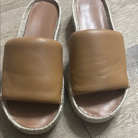 Vince. Women's Tan Slide Sandals