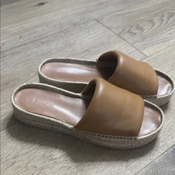 Vince. Women's Tan Slide Sandals