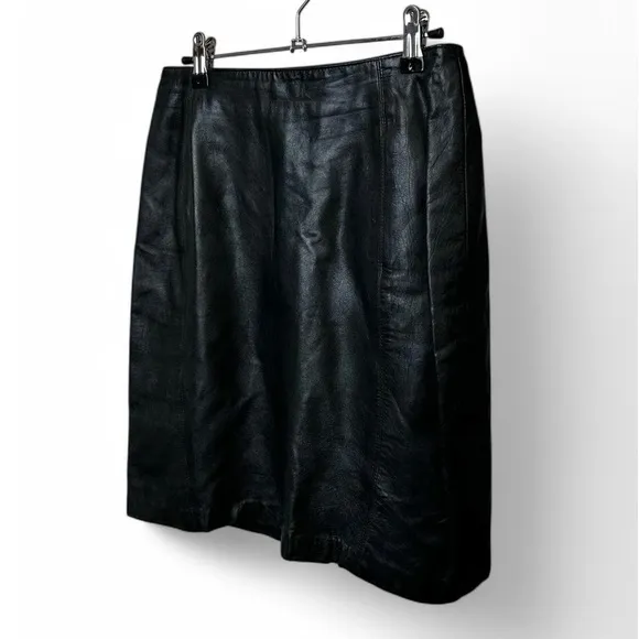 VINTAGE 90S BLACK GENUINE LEATHER MINI SKIRT SIZE-8, fits smaller 26&quot;~excellent!