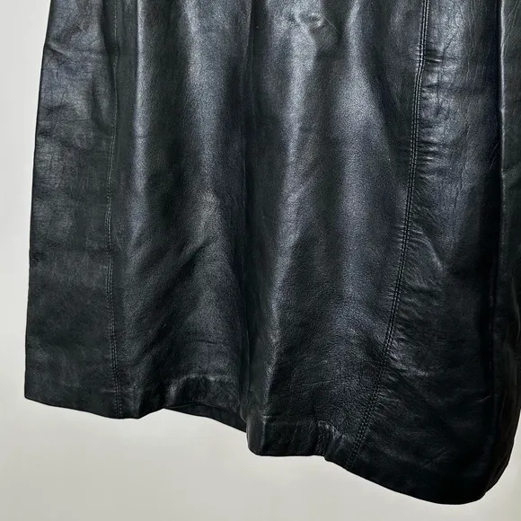 VINTAGE 90S BLACK GENUINE LEATHER MINI SKIRT SIZE-8, fits smaller 26&quot;~excellent!