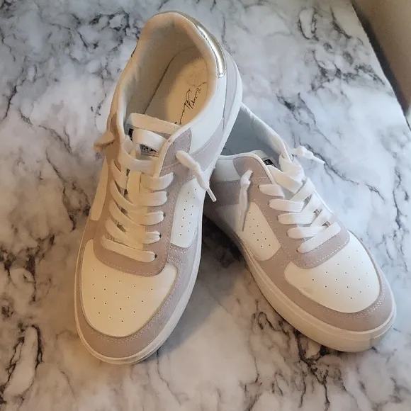 Vintage Havana White Tan Platform Sneakers 9.5 Perforated Low Top Lace Up Shoes