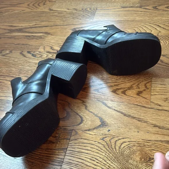 Vintage Mudd Black platform Leather Women's Shoes