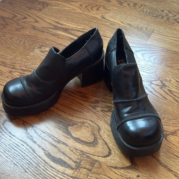 Vintage Mudd Black platform Leather Women's Shoes