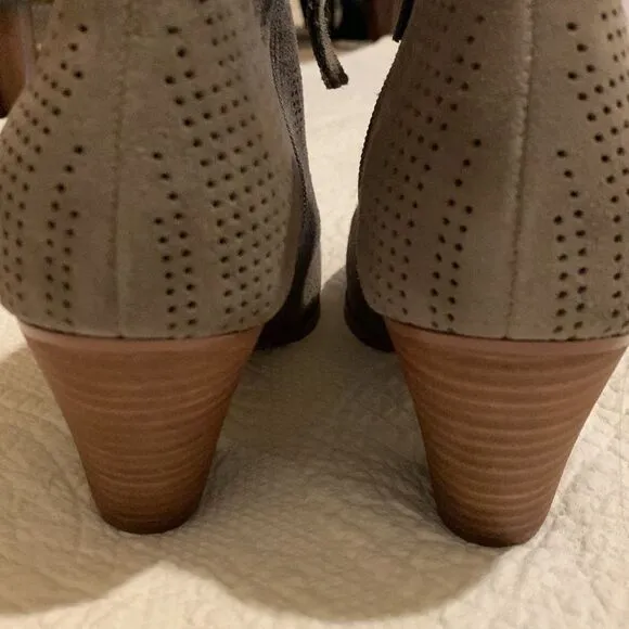 Violet &amp; Red ankle booties. 8