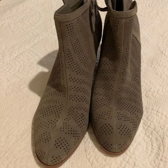 Violet &amp; Red ankle booties. 8
