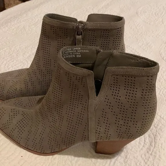 Violet &amp; Red ankle booties. 8