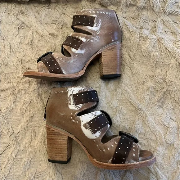 Violet Sandals