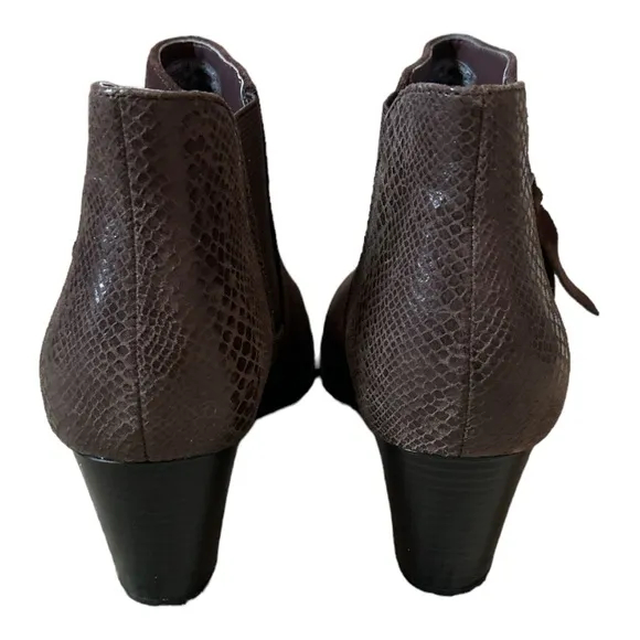 Vionic Anne Snakeskin Ankle Boots Brown Size 8.5