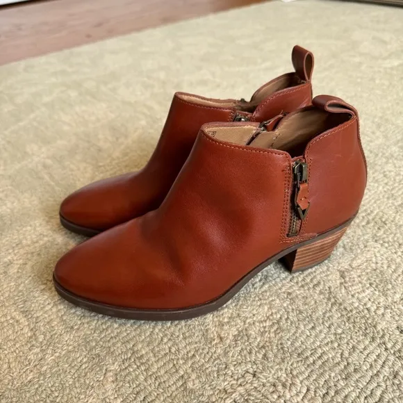 Vionic Cecily Double Zipper Leather Ankle Boots