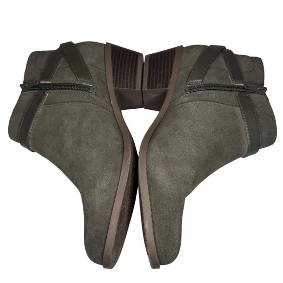 Vionic Farrah water repellent suede leather dark khaki green ankle boots 7.5