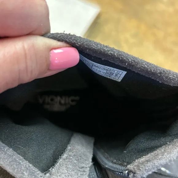 Vionic Gray Suede Crescent Chain, Buckle Orthotic Boots