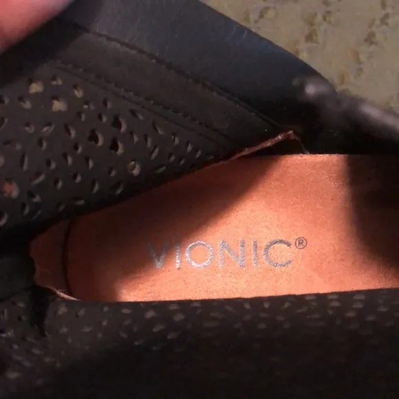 Vionic Leather Lasercut Boots, Size 7