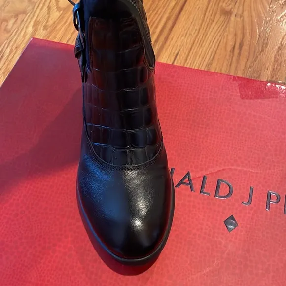 W Donald J Pliner Dulce Reverse calf, leather brushed black leather boots 5.5