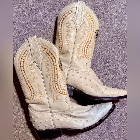 White Leather Boots with Intricate Stitching and Tall Shaft