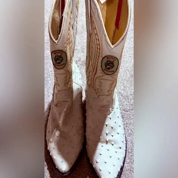 White Leather Boots with Intricate Stitching and Tall Shaft