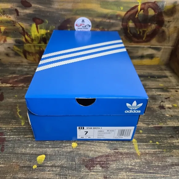 Women adidas athletic shoes size 7.5, 8‎ new