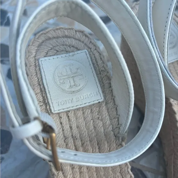 Women Tory Burch wedges size 7.5. Like New.