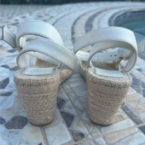 Women Tory Burch wedges size 7.5. Like New.