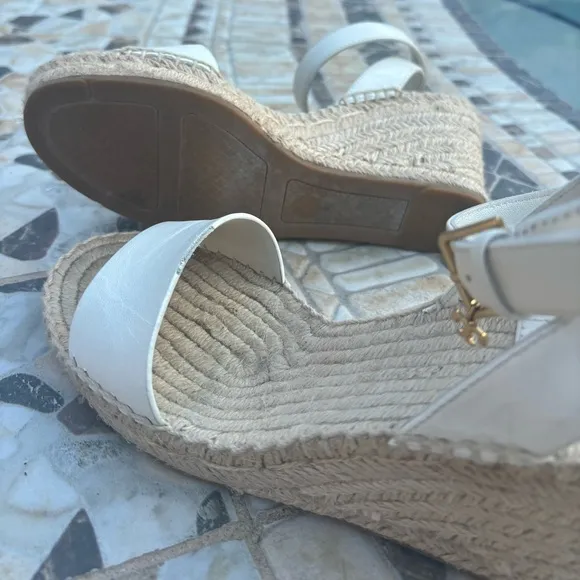 Women Tory Burch wedges size 7.5. Like New.