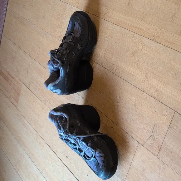 Women's Athletic Shoes Z-Coil