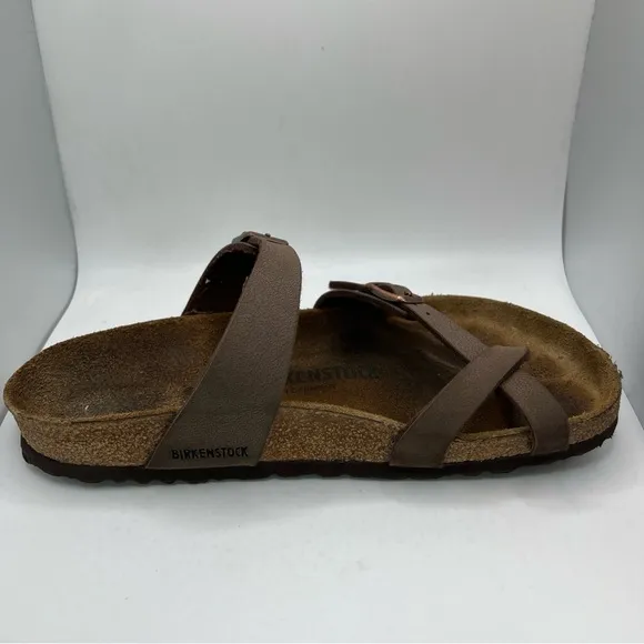 Women’s Birkenstock Sandals Size 7 (38)