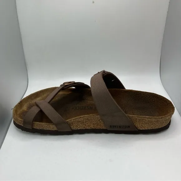 Women’s Birkenstock Sandals Size 7 (38)
