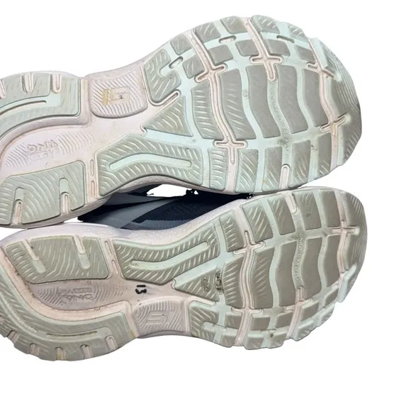 Women’s brooks ghost 15 athletic running shoes size 7.5 B blue