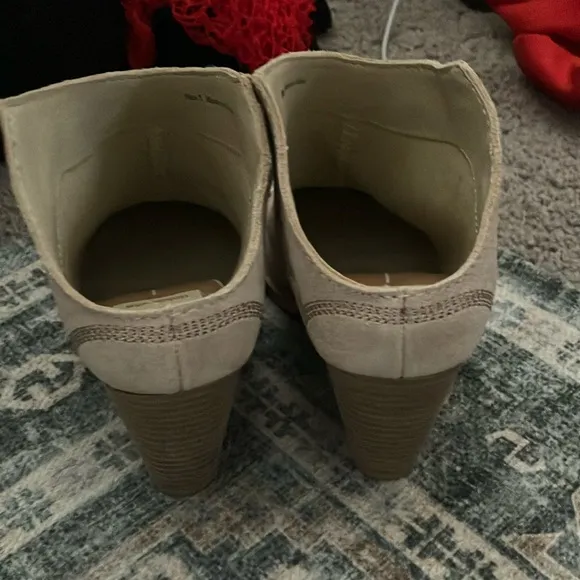 Women's Cream Ankle Boots