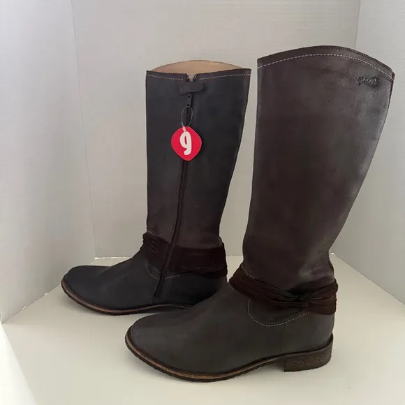 Women's/ Girl’s Gervalin Brown Boots Size 9