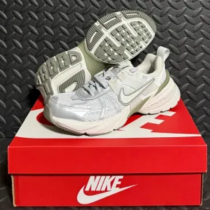 Womens Nike Athletic Lifestyle Shoes Photon Dust Size 6