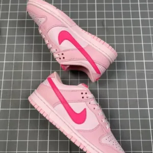 🌹🌹Women's Nike Dunk Pink Low-Top Shoes🌹🌹