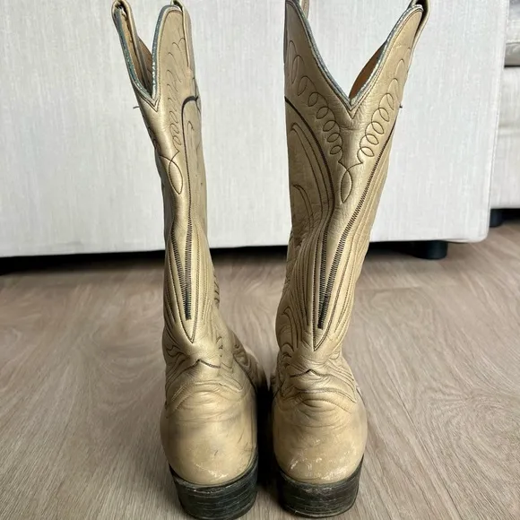 Women’s Vintage Tony Lama Western Boots