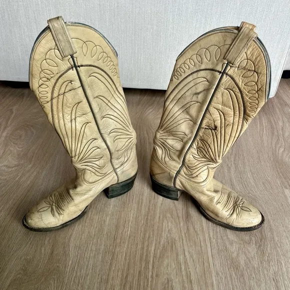 Women’s Vintage Tony Lama Western Boots