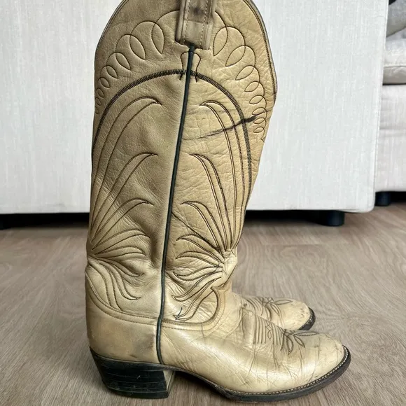Women’s Vintage Tony Lama Western Boots