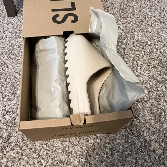 Yeezy Cream Slide Sandals