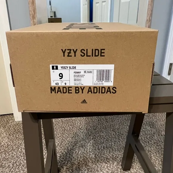 Yeezy Cream Slide Sandals