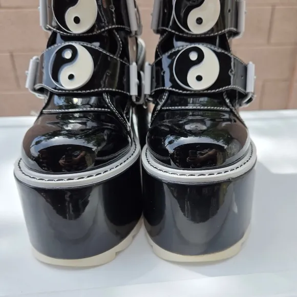 Y.R.U Dune Ying Yang Platform Boots