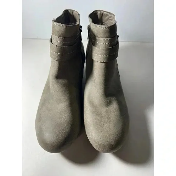 Yuu Taupe Ankle Boots